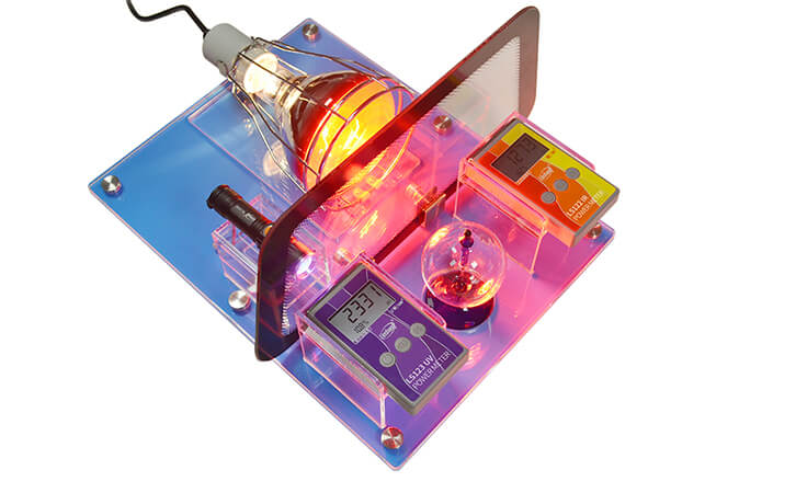 太陽(yáng)膜隔熱演示展臺(tái) 太陽(yáng)膜隔熱演示展臺(tái)