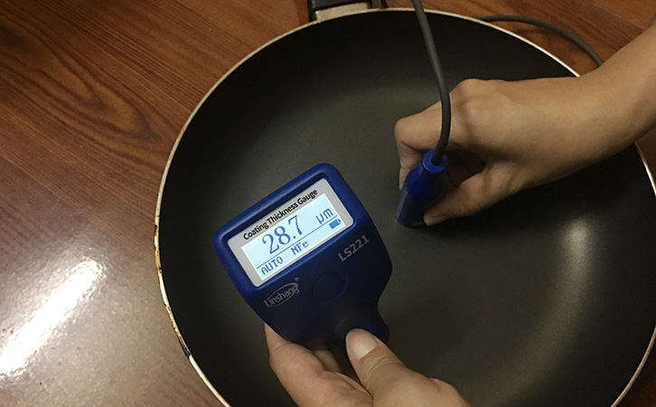 LS221涂層測(cè)厚儀檢測(cè)不粘鍋的涂層厚度 LS221涂層測(cè)厚儀檢測(cè)不粘鍋的涂層厚度